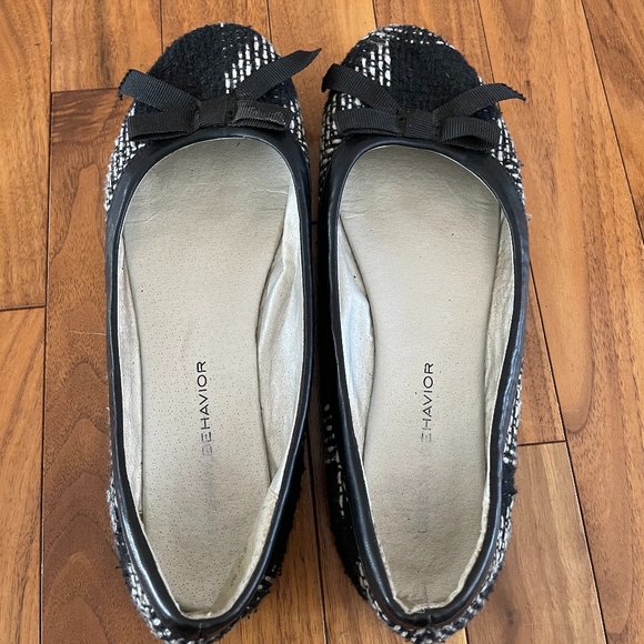 Flats, Urban Behaviour - Picture 1 of 1